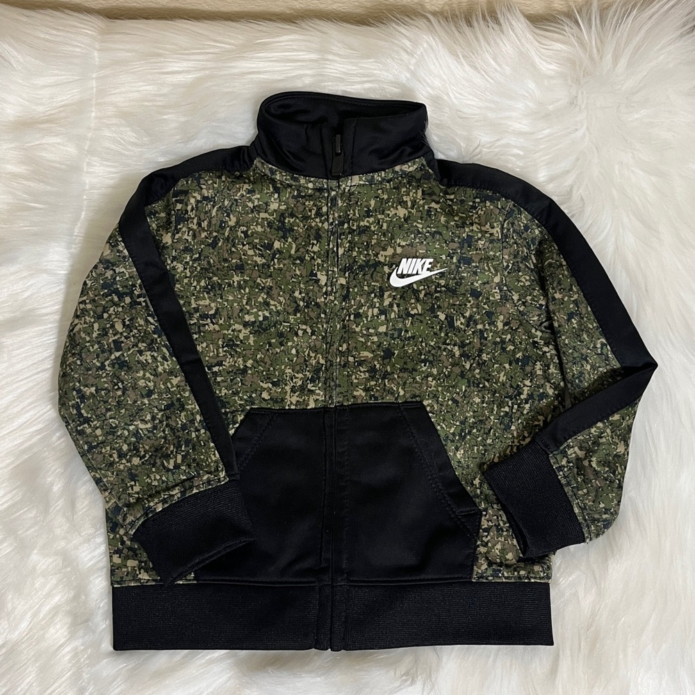 Nike Green Black Camo 2-Piece Full Zip Jacket Jogger Set - Picture 2 of 8